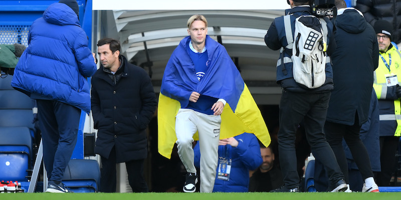 Mykhaylo Mudryk si presenta allo Stamford Bridge (Justin Setterfield/Getty Images)