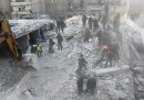 Almeno tredici persone sono morte nel crollo di un edificio ad Aleppo, in Siria