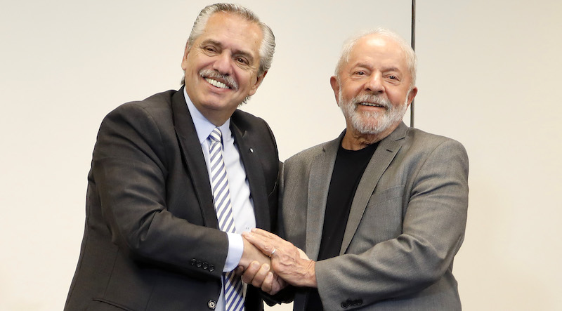 Il presidente argentino Alberto Fernández e quello brasiliano Luiz Inacio Lula da Silva (Ricardo Moreira/Getty Images)