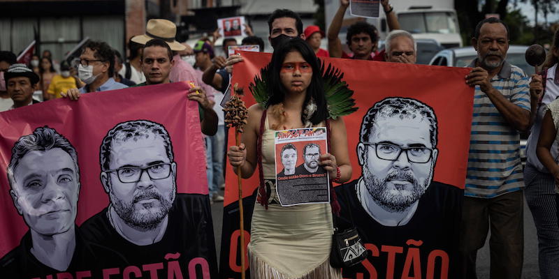 Una manifestazione dopo la scomparsa dei due uomini (EPA/Raphael Alves)