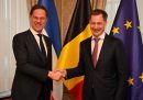 Il primo ministro belga si è scusato con quello olandese perché la bandiera dei Paesi Bassi era appesa al contrario durante un loro incontro a Bruxelles