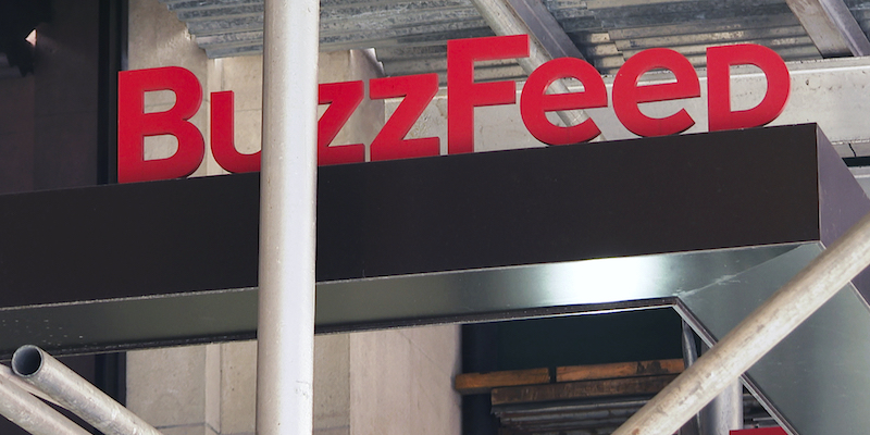 L'ingresso della sede di BuzzFeed a New York (AP Photo/Ted Shaffrey, File)