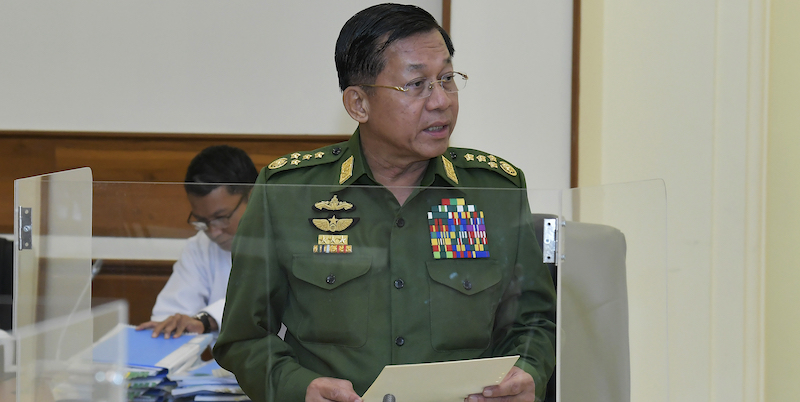 Il generale Min Aung Hlaing, primo ministro del Myanmar dal colpo di stato del 2020 (The Military True News Information Team via AP)