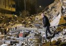 I video del momento in cui un terremoto di magnitudo 7.8 ha colpito la Siria e la Turchia