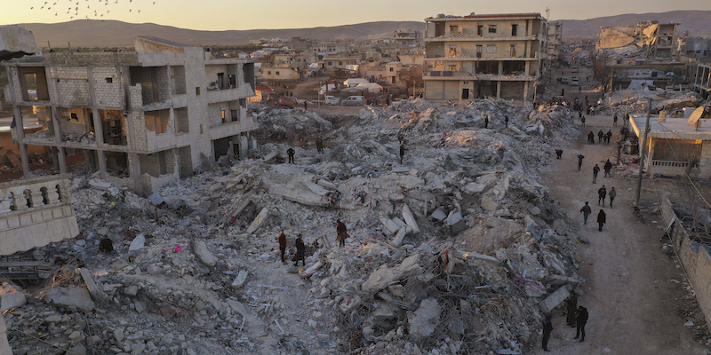 Edifici distrutti dal terremoto a Jinderis, nella regione di Aleppo, in Siria