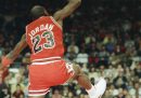 La memorabile schiacciata di Michael Jordan dal tiro libero