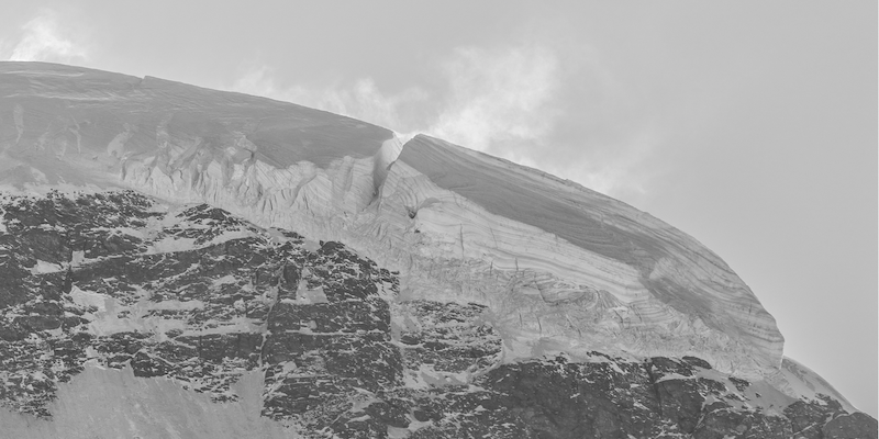 Un grande crepaccio nel ghiacciaio del Breithorn Occidentale