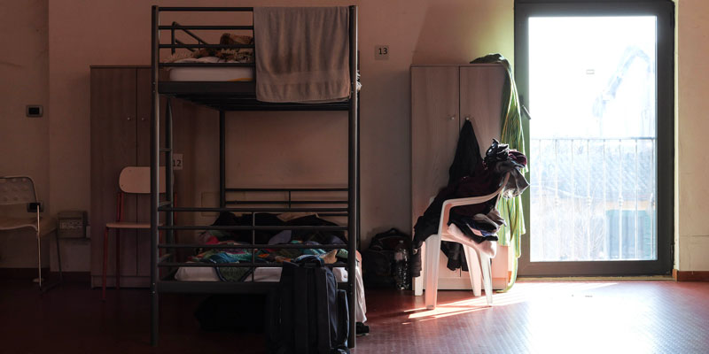 Il paradosso dei senzatetto lavoratori a Bologna