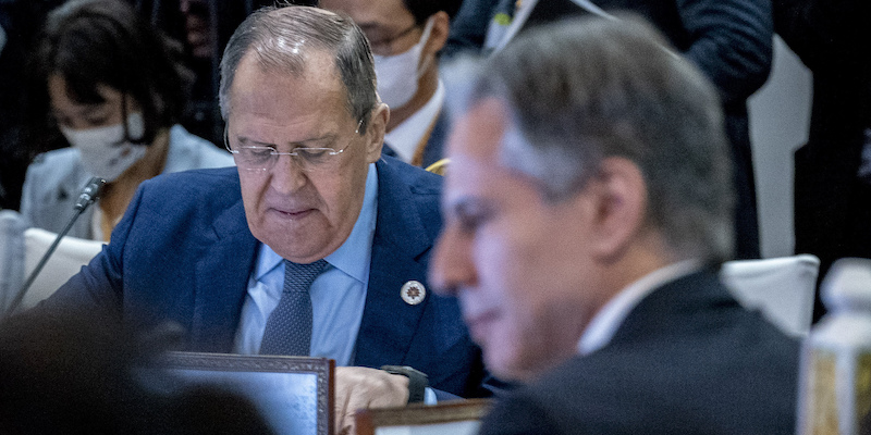 Antony Blinken e il ministro degli Esteri russo Sergei Lavrov lo scorso agosto (AP Photo/Andrew Harnik, Pool)
