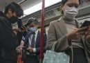 Dal primo marzo a Hong Kong non ci sarà più l'obbligo di indossare le mascherine per il coronavirus, dopo più di due anni e mezzo