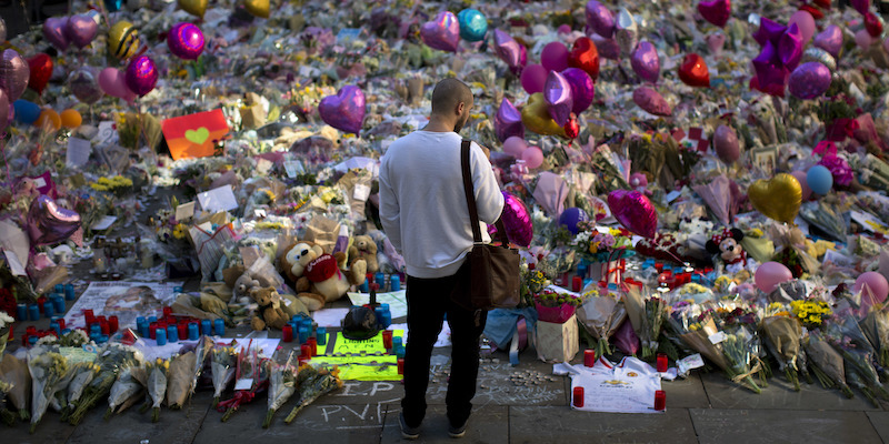 I servizi segreti britannici avrebbero potuto sventare l'attentato del 2017 a Manchester, dice un'inchiesta