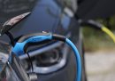 Gli stati europei hanno rinviato l'approvazione definitiva del divieto di vendita di veicoli a benzina e diesel dal 2035