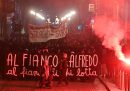 Gli scontri tra anarchici e polizia a Torino