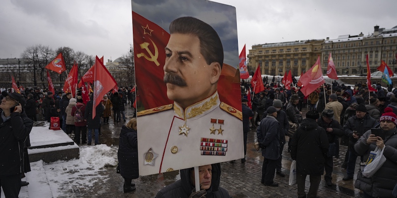 Celebrazioni sulla piazza Rossa in occasione del 70° anniversario della morte di Stalin (AP Photo/ Alexander Zemlianichenko)