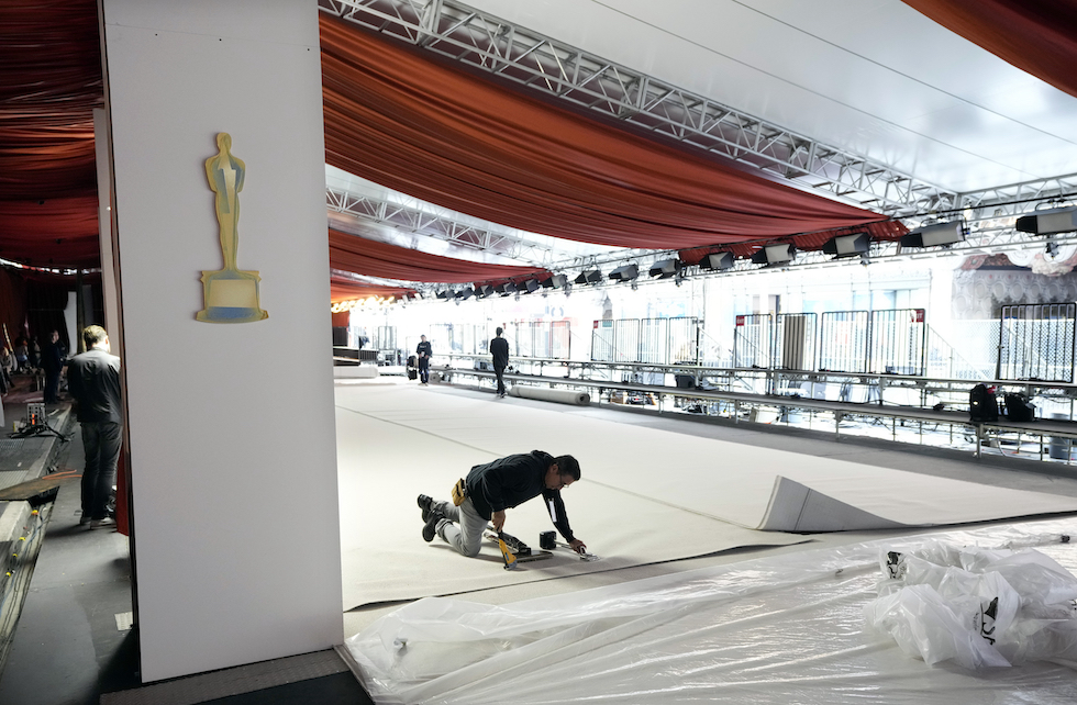 For the first time since 1961, the Oscar carpet will not be red  Blinks