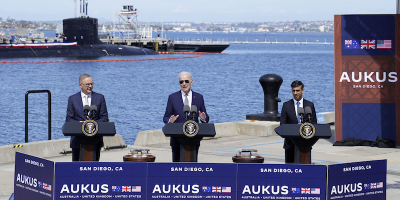Da sinistra Anthony Albanese, Joe Biden e Rishi Sunak a San Diego (Stefan Rousseau/Pool via AP)