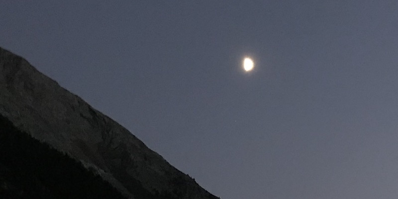 Perché le foto della Luna fatte con lo smartphone sono tremende