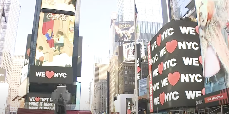 Il simbolo della nuova campagna a Times Square (CBS via YouTube)