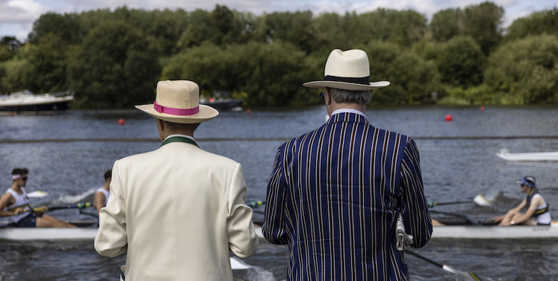 Due spettatori alla Henley Royal Regatta l'11 luglio 2021 a Henley-on-Thames, Inghilterra (Dan Kitwood/Getty Images)