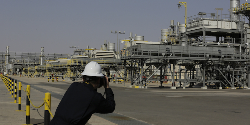 Uno stabilimento petrolifero in Arabia Saudita (AP Photo/Amr Nabil, File)