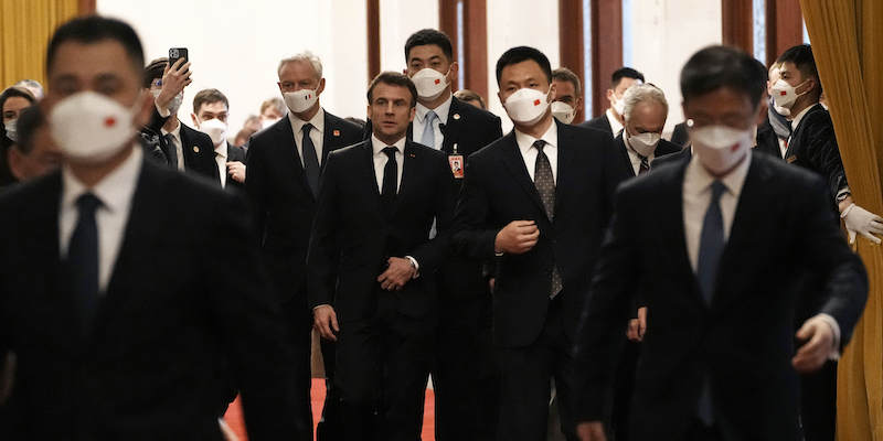 Macron in Cina il 6 aprile 2023 (AP Photo/Thibault Camus, Pool)