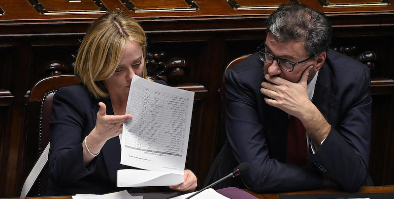 La presidente del Consiglio Giorgia Meloni e il ministro dell'Economia Giancarlo Giorgetti (ANSA/RICCARDO ANTIMIANI)