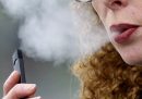 L'azienda di sigarette elettroniche Juul pagherà 462 milioni di dollari a diversi stati americani per aver promosso i suoi prodotti tra gli adolescenti