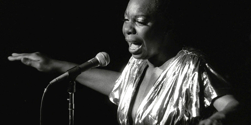 Nina Simone canta alla Avery Fisher Hall di New York nel 1985. (AP Photo/Rene Perez, File)