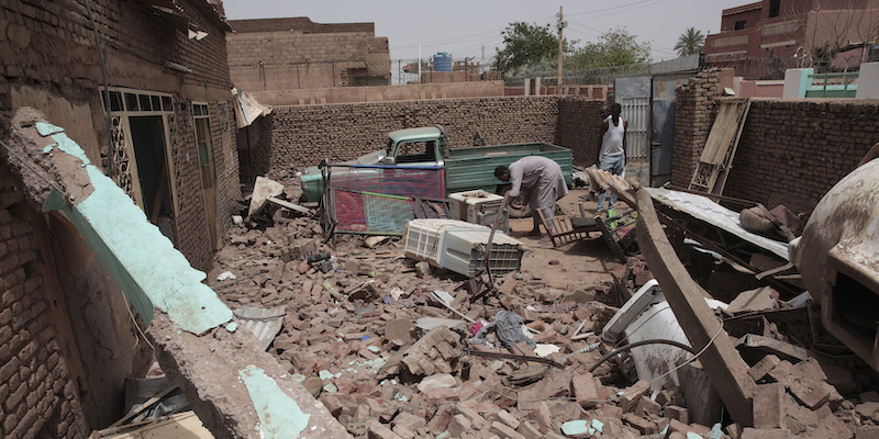 Una casa interessata dagli scontri a Khartum (AP Photo/Marwan Ali, File)