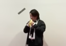 Uno studente coreano ha mangiato la banana della celebre installazione artistica di Maurizio Cattelan
