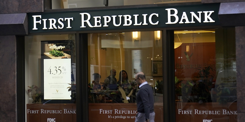Una filiale della First Republic Bank a San Francisco (AP Photo/Jeff Chiu)