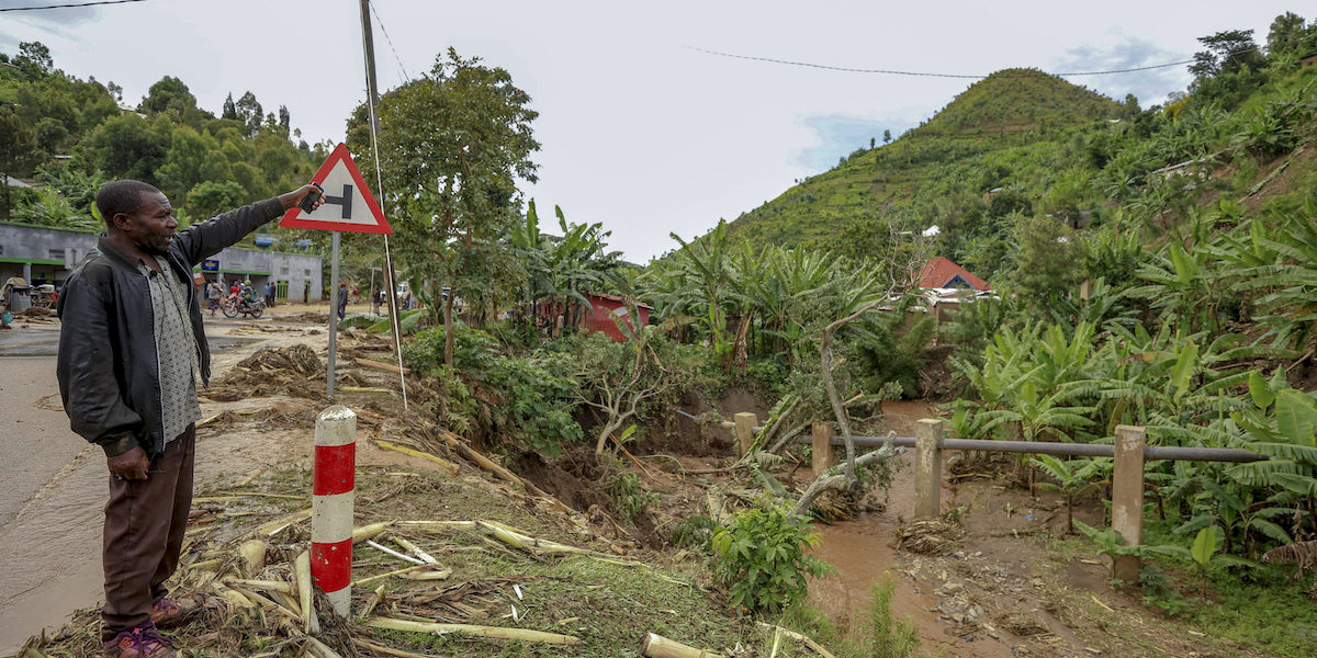 Una zona alluvionata nel distretto di Karongi (AP Photo)