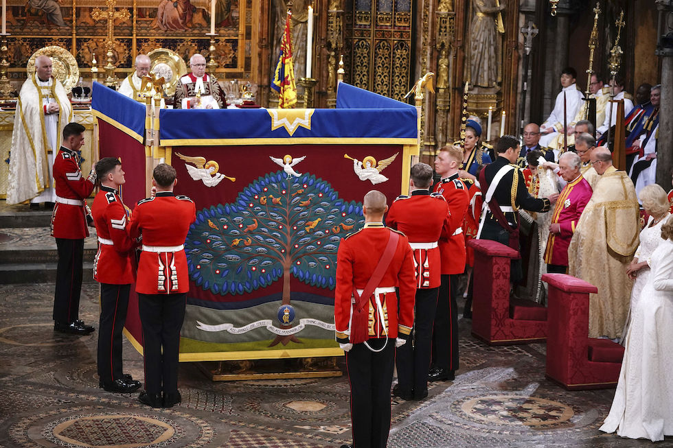 Re Carlo III unzione