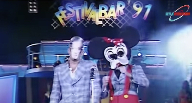 Claudio Bisio e Rocco Tanica cantano Rapput al Festivalbar del 1991