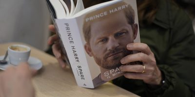 L'autobiografia del principe Harry, secondo chi l'ha scritta