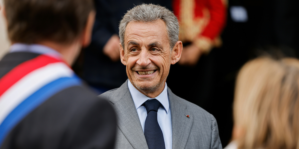 La Corte d'appello di Parigi ha confermato la condanna dell'ex presidente francese Nicolas Sarkozy per corruzione e traffico d'influenze