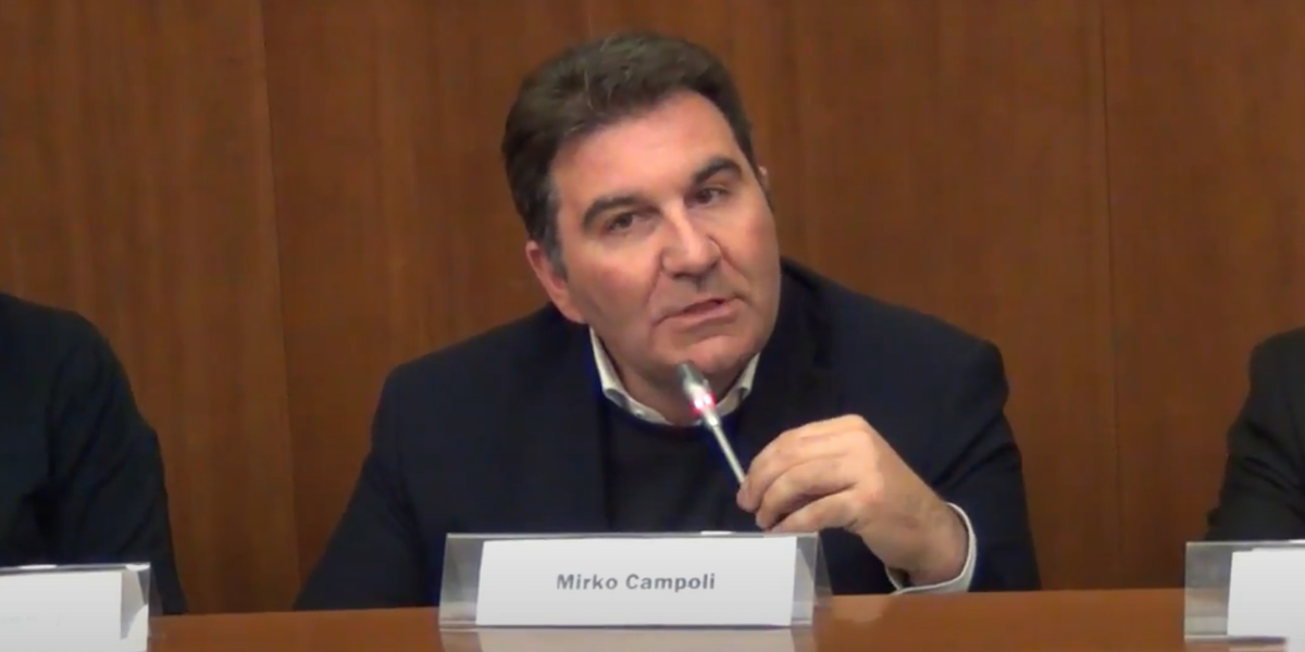 Mirko Campoli durante una conferenza (screenshot da YouTube)