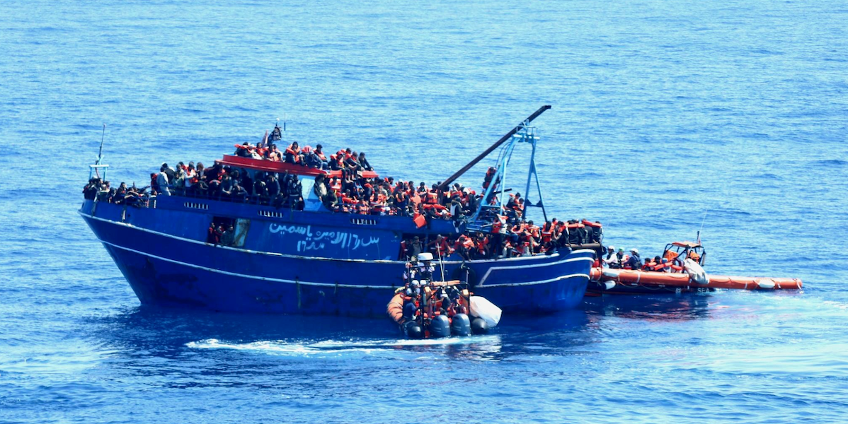 La nave Geo Barents ha soccorso 599 persone migranti al largo della Sicilia