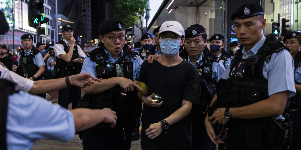 A Hong Kong la polizia ha fermato 24 persone coinvolte nelle manifestazioni per commemorare la strage di piazza Tienanmen