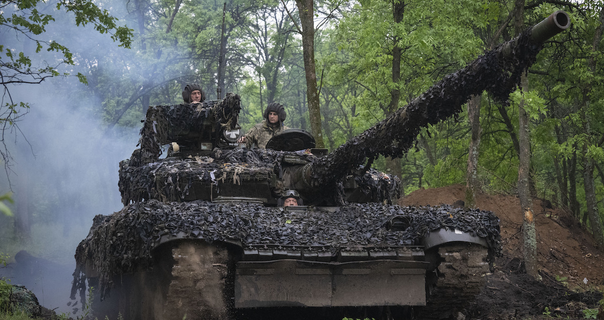 Un carro armato ucraino (AP Photo/Efrem Lukatsky)
