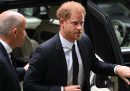 La testimonianza del principe Harry contro i tabloid britannici