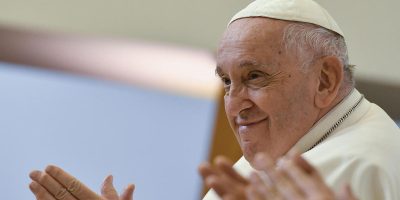 Papa Francesco è stato ricoverato in ospedale e operato per un'occlusione intestinale