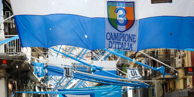 Napoli primo in classifica, la carica degli Ultras: bellissimo Napoli primo in classifica, la carica degli Ultras: bellissimo