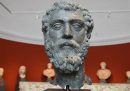 Ricongiungere testa e corpo di una statua antica non è per niente facile