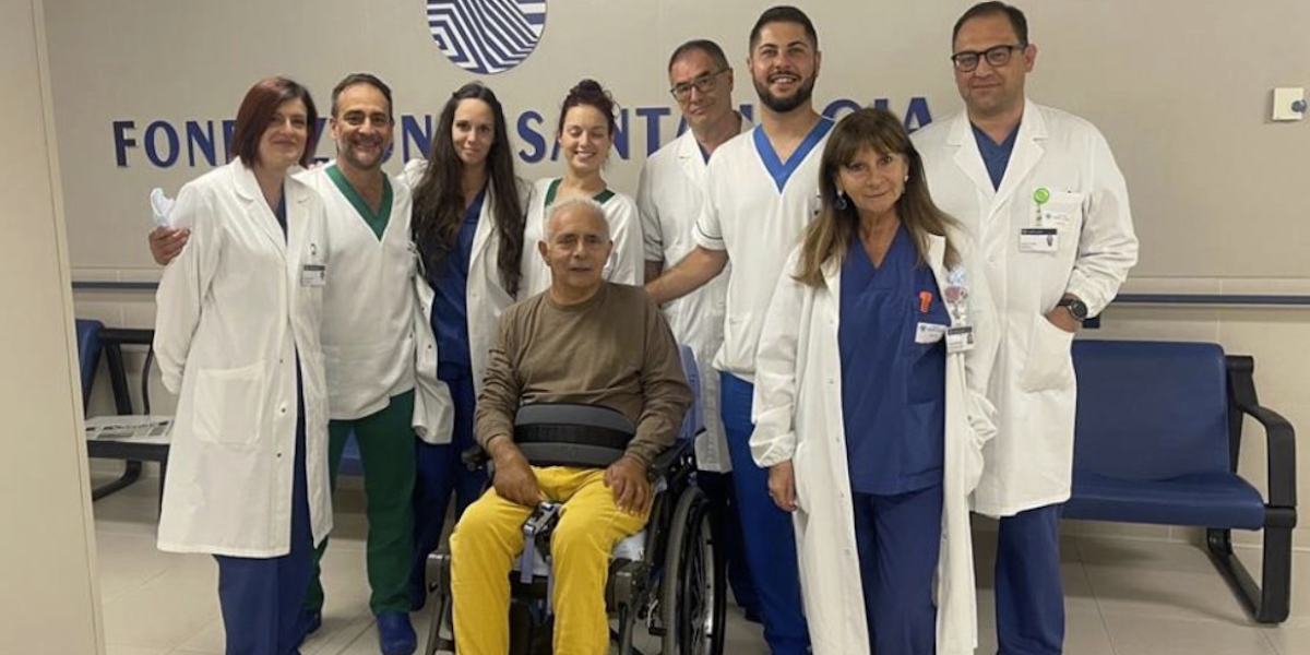 I tweet dello scrittore inglese Hanif Kureishi sulle dimissioni dall’ospedale Santa Lucia di Roma, dove è stato ricoverato per sei mesi