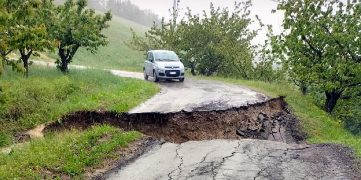 Una strada nel comune ravennate di Casola Valsenio, in una foto del 22 maggio (ANSA/ UFFICIO STAMPA COMUNE)