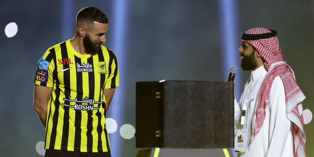 La presentazione di Karim Benzema all'Al-Ittihad (Yasser Bakhsh/Getty Images)
