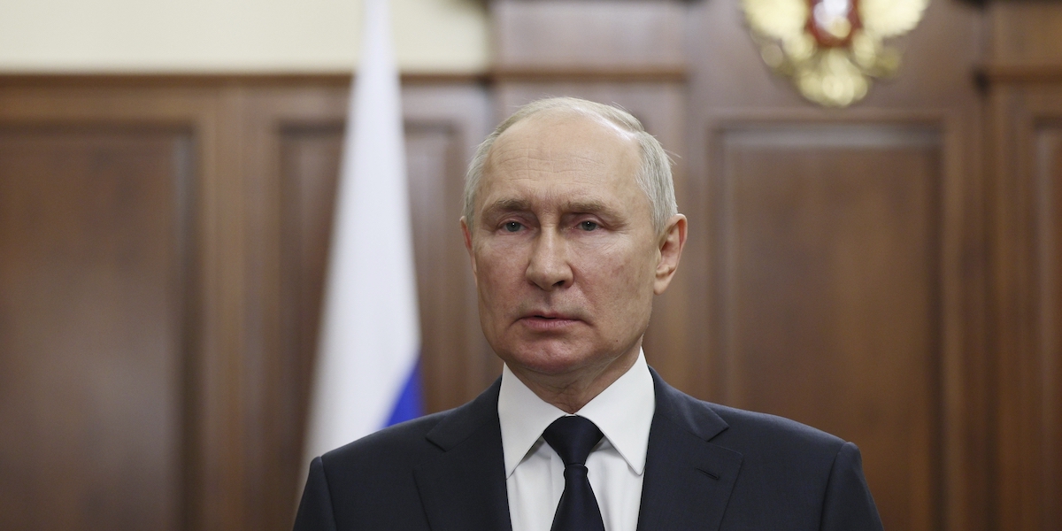 Vladimir Putin nel messaggio televisivo alla nazione (Gavriil Grigorov, Sputnik, Kremlin Pool Photo via AP)