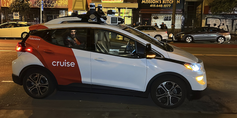 Un taxi a guida autonoma a San Francisco. (AP Photo/Terry Chea)