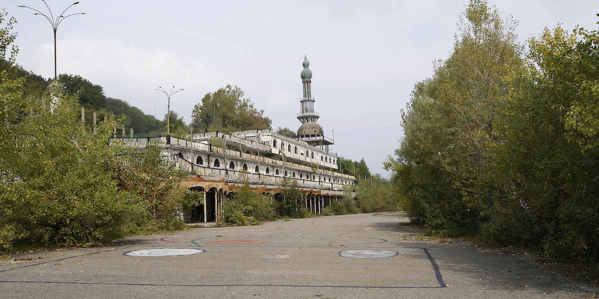 Una delle strutture abbandonate di Consonno (AP Photo/Antonio Calanni)
